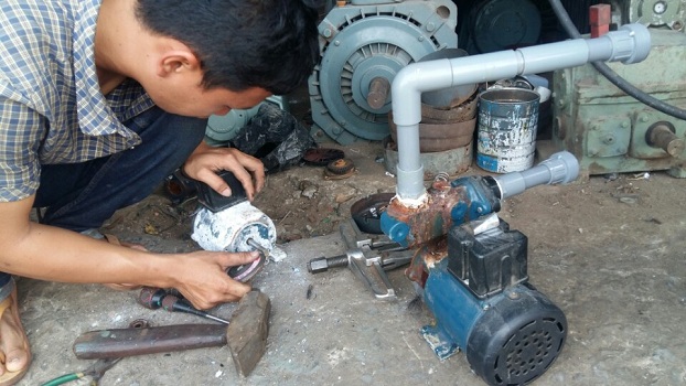 Thợ sửa chữa máy bơm tại Văn Phú 0986271445