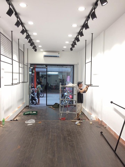 Thợ lắp đèn rọi ray chuyên nghiệp tại Hà Nội 0986271445